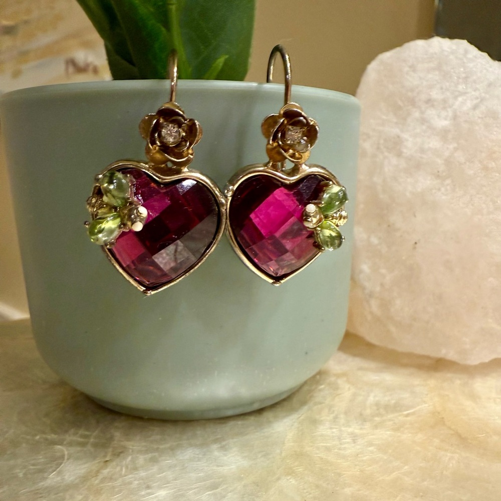 SALE🩷Betsey Johnson heart earrings